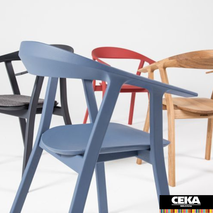 Chaise en bois peint rhomb prostoria